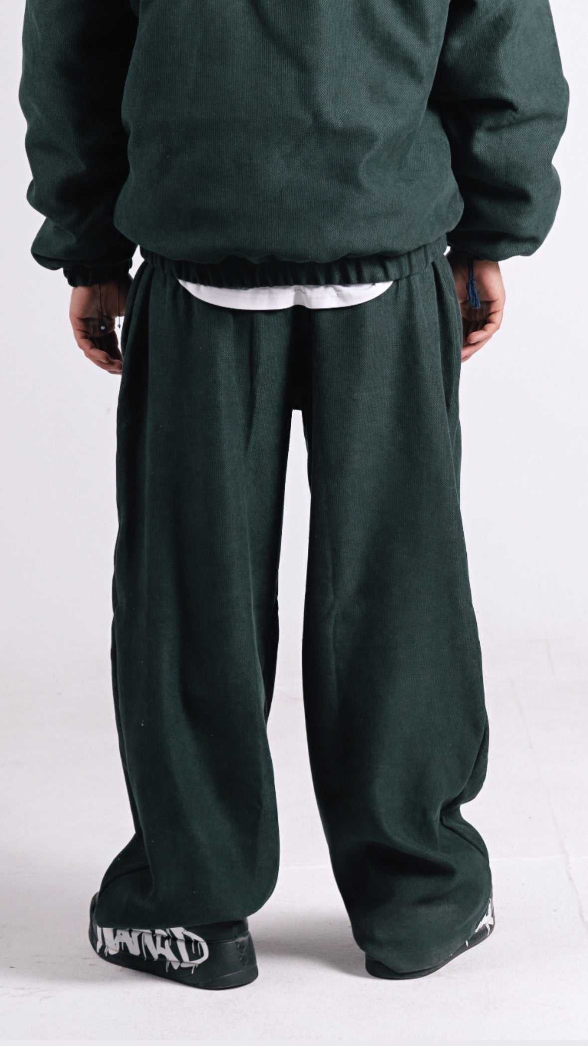 DARK GREEN SIGNATURE RELAXED PANTS