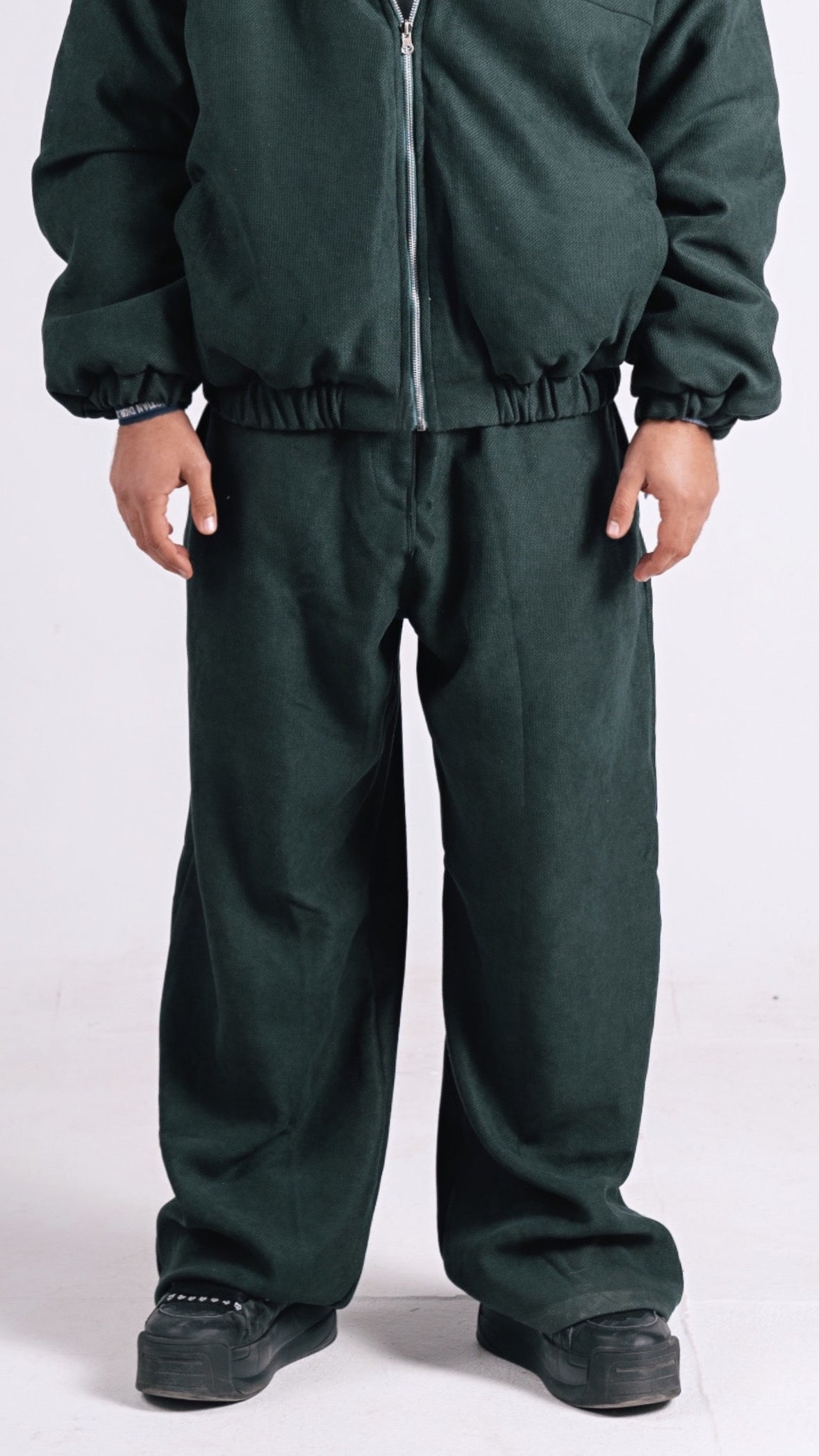 DARK GREEN SIGNATURE RELAXED PANTS