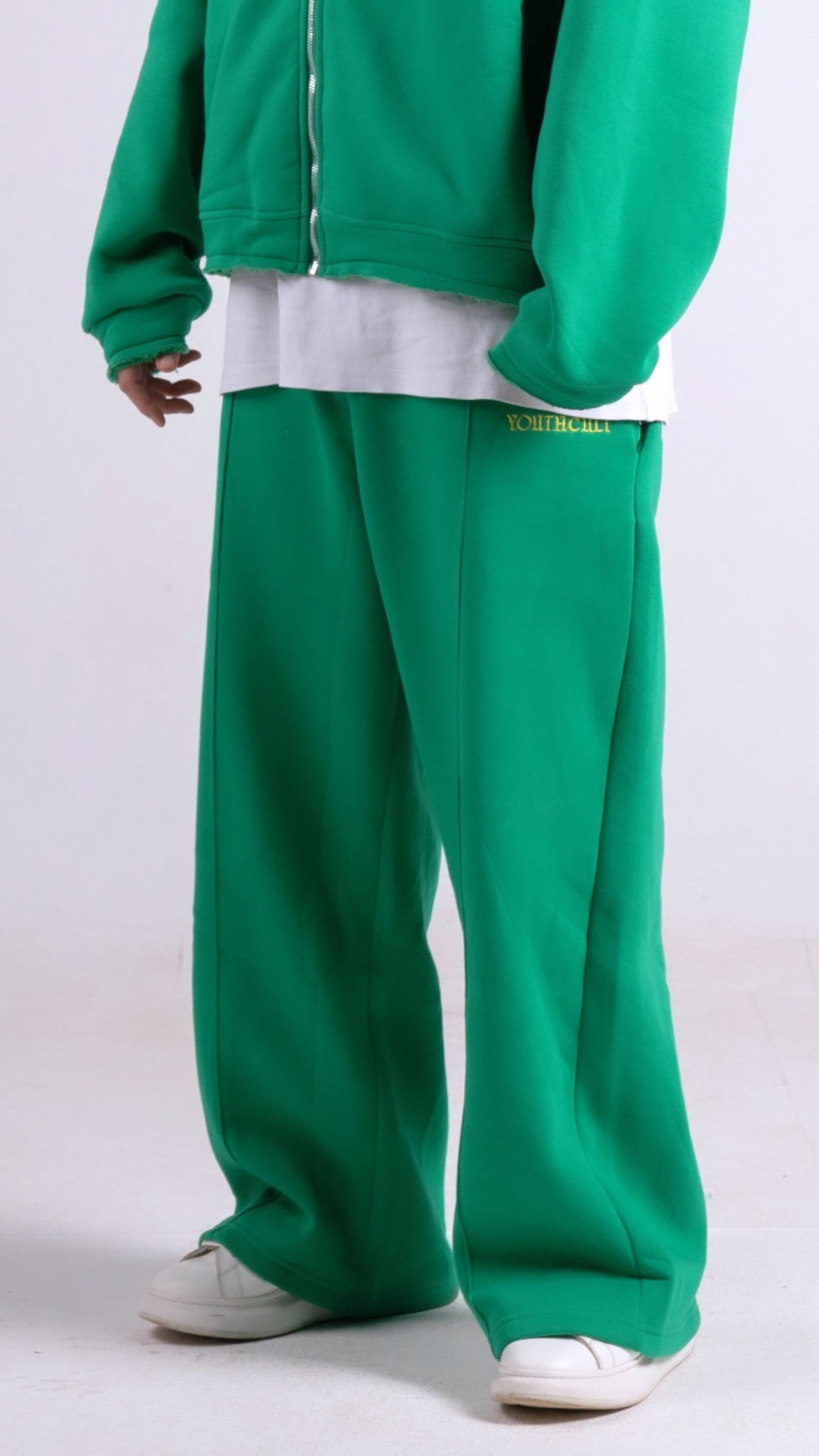 GREEN SWEATPANTS