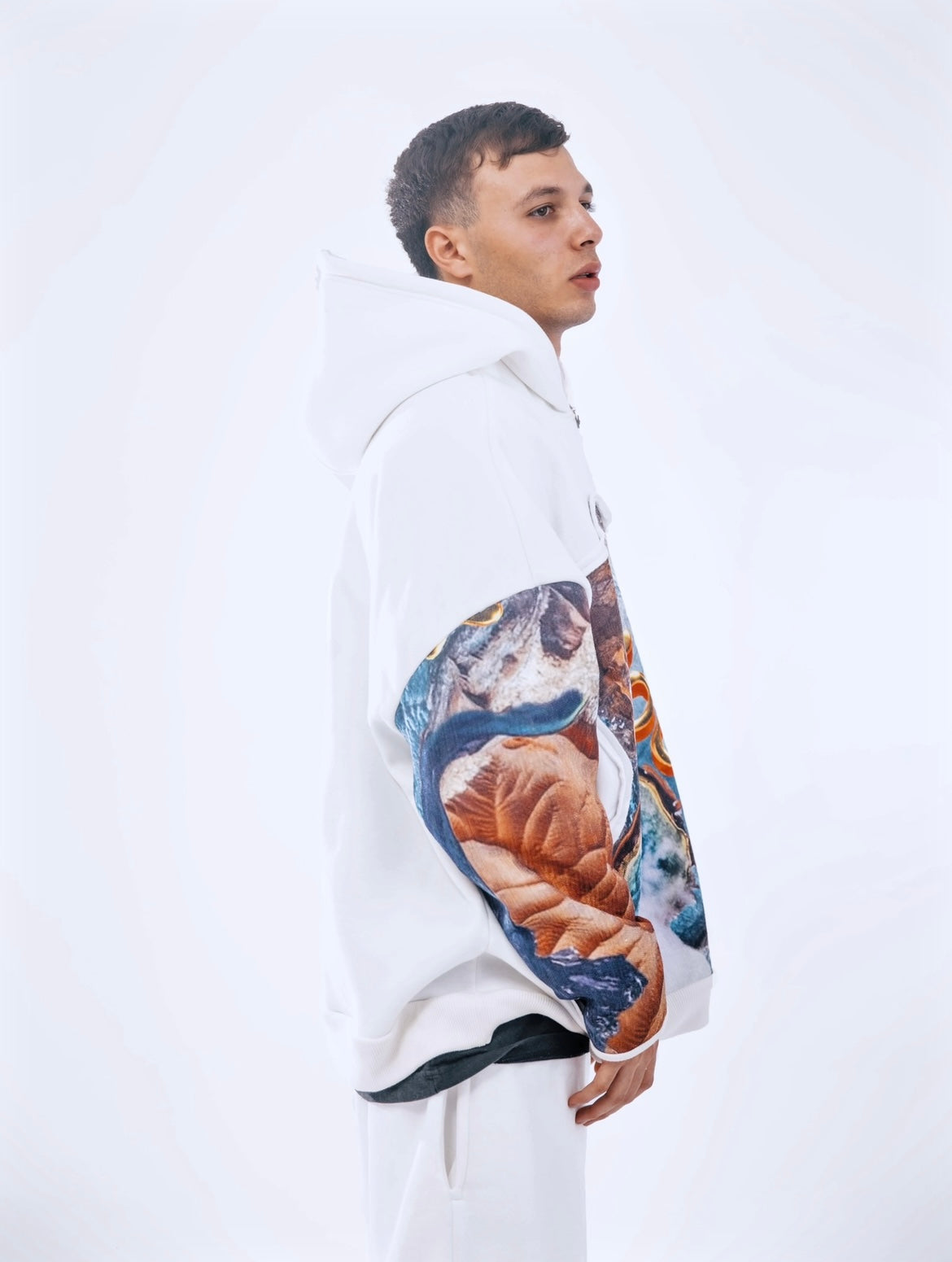 OFF-WHITE UNIVERSE HOODIE