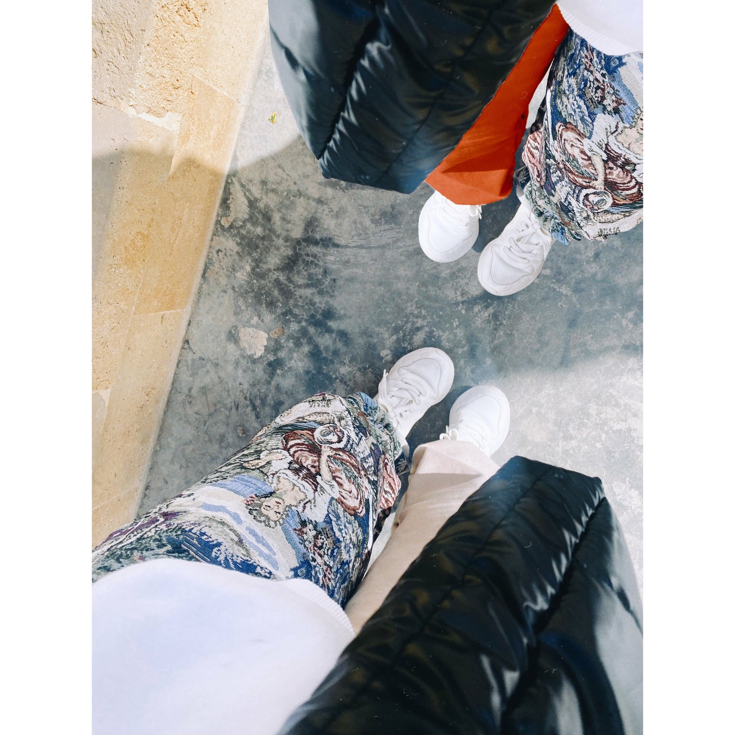 HALF AND HALF sweatpants