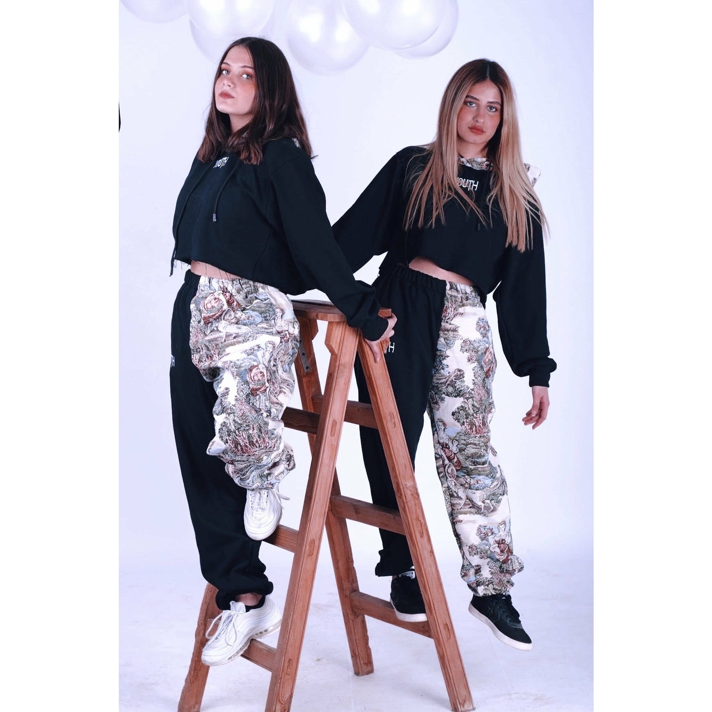 HALF AND HALF sweatpants