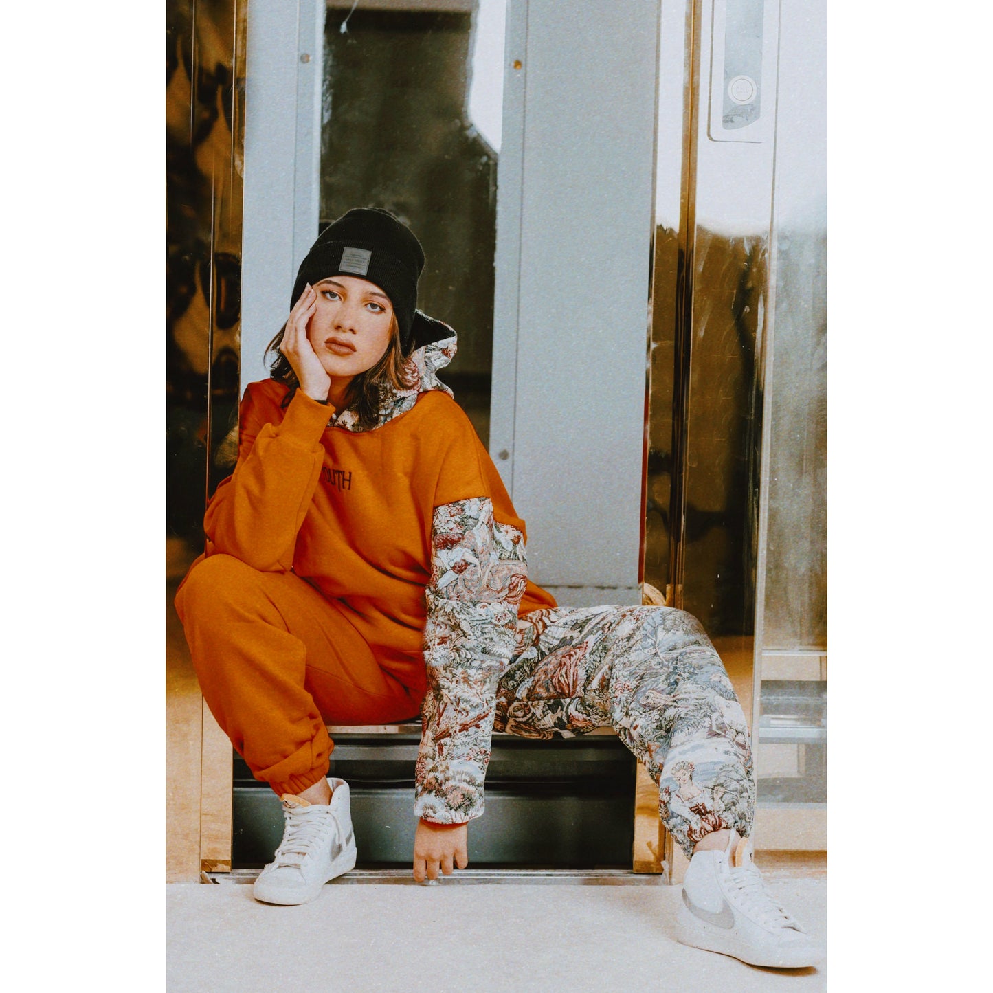 HALF AND HALF sweatpants